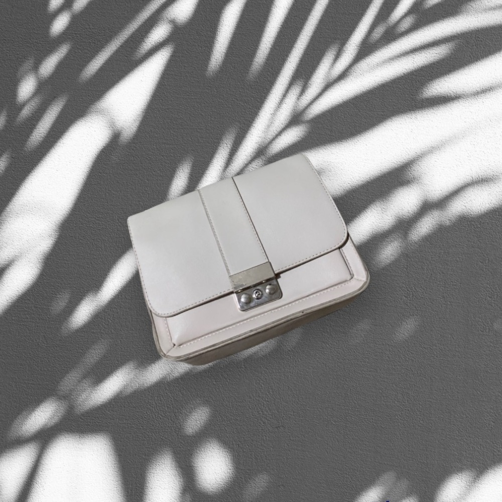 Crossbody purse